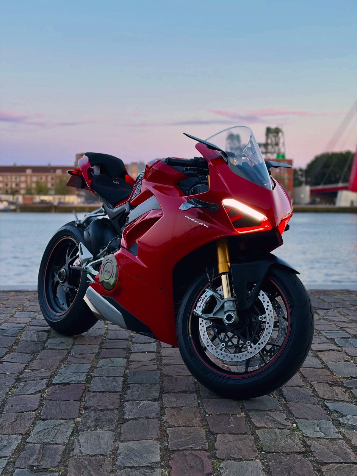 Ducati Panigale V4S, Motoren, Particulier