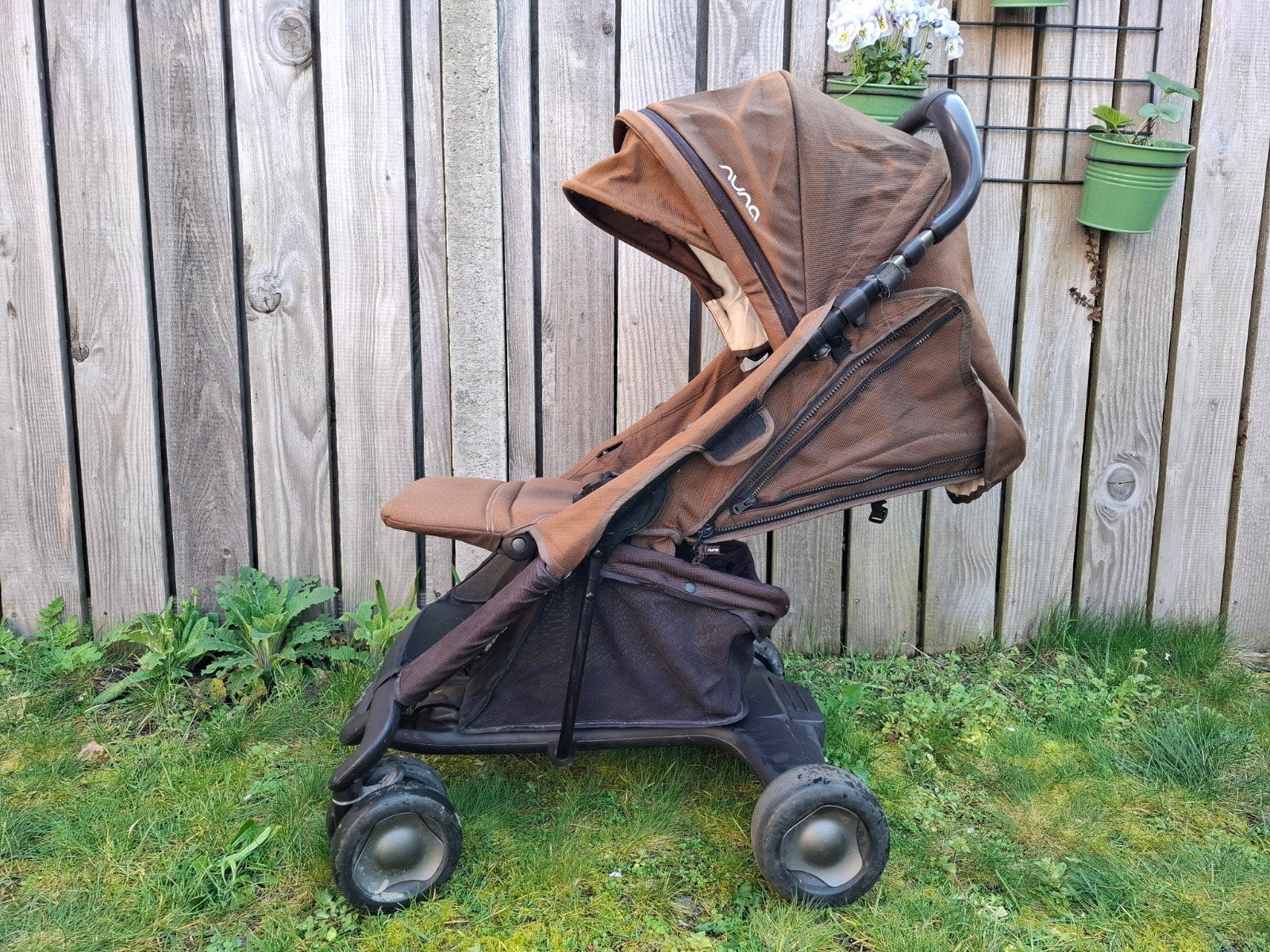 Kinderwagen/buggu Nuna, Ophalen