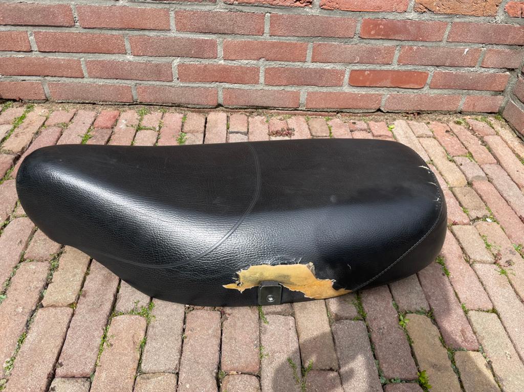 Typhoon 125 zadel, Fietsen en Brommers, Brommeronderdelen | Scooters, Ophalen, Zadel, Piaggio