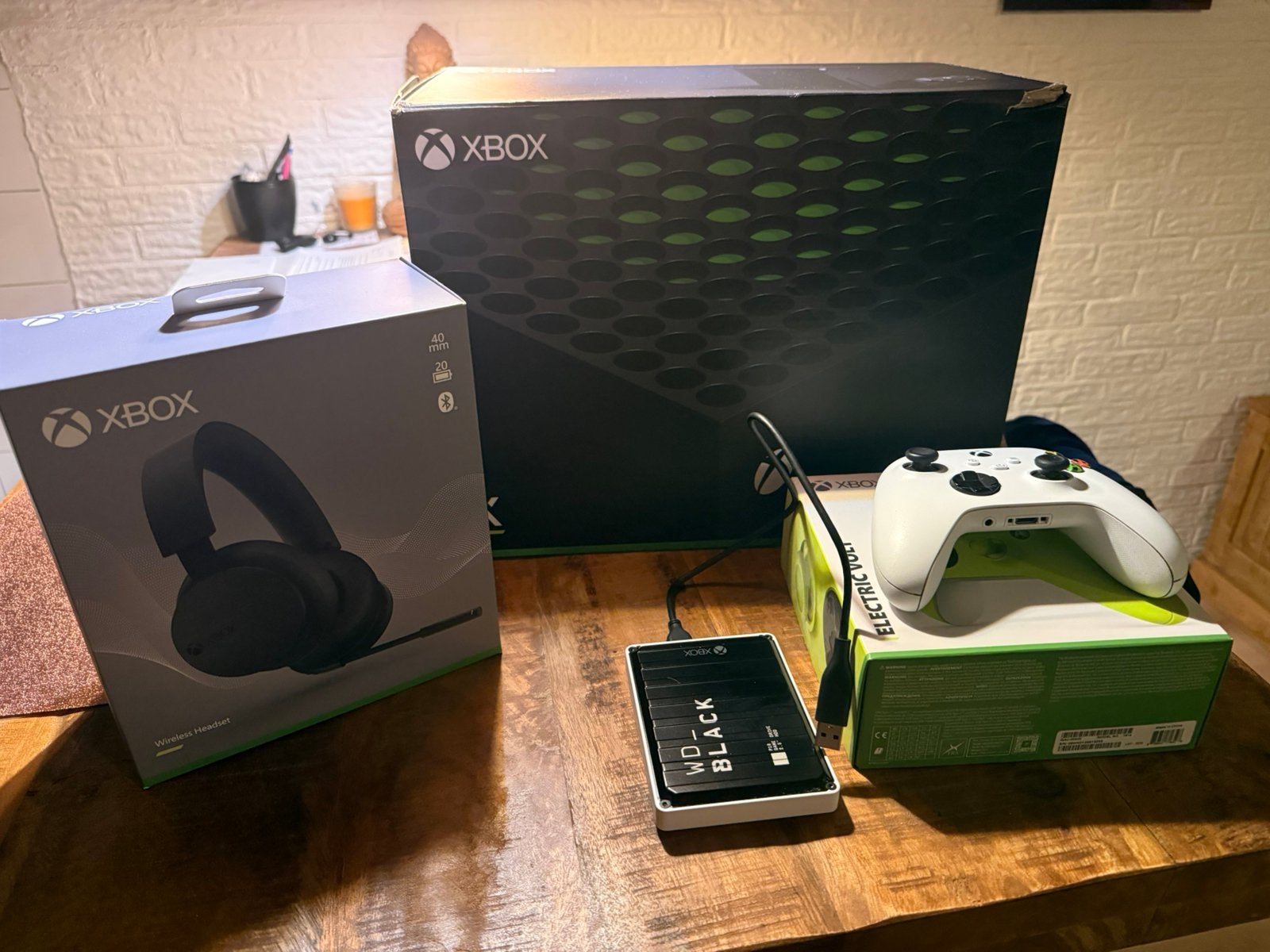 Xbox series X met veel extra’s vaste prijs alleen ophalen, Ophalen, Zo goed als nieuw