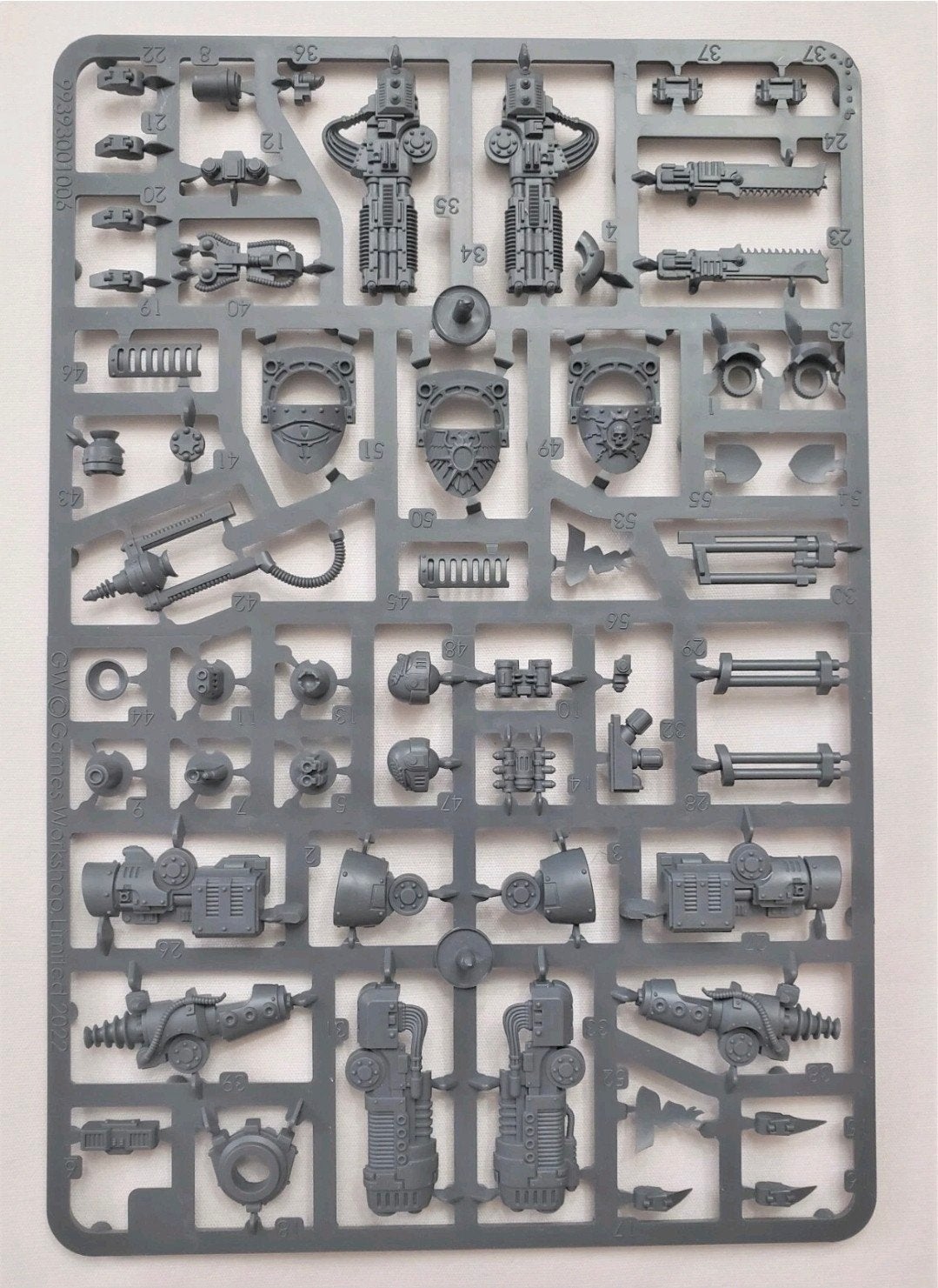 GEZOCHT: Warhammer 30K Contemptor chainfist bits, Ophalen of Verzenden, 1:35 tot 1:50