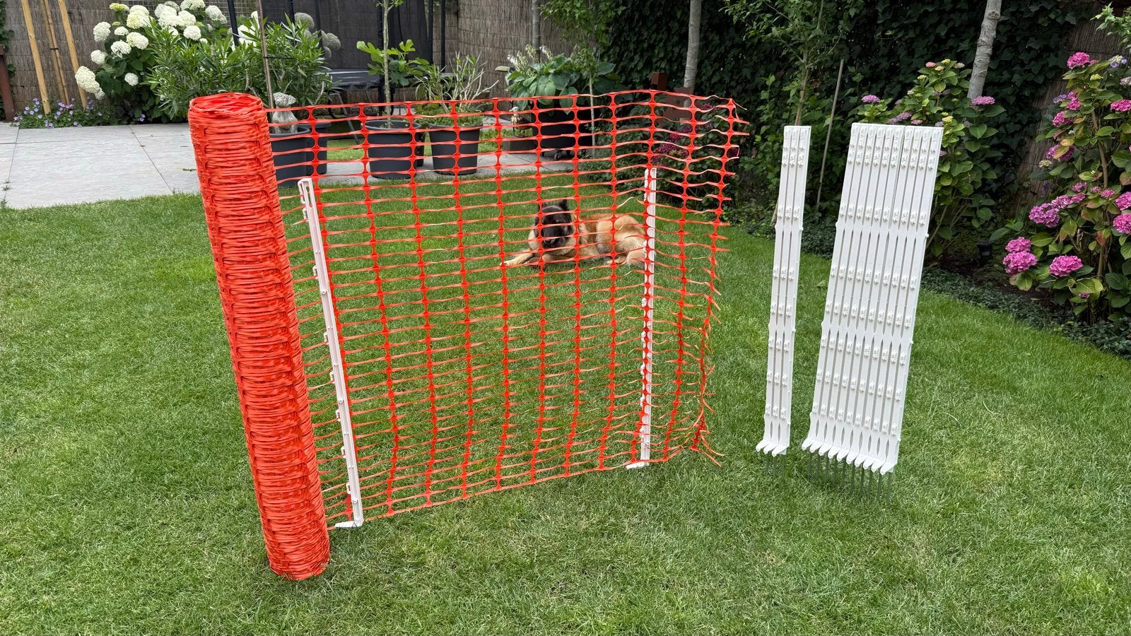 Oranje veiligheidshekwerk met witte palen, Ophalen, Gebruikt, Kunststof, Overige typen