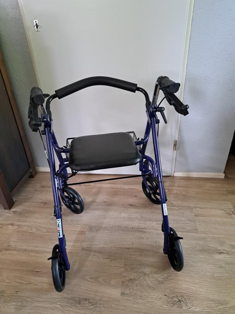 Nieuwe rollator van RollnGo, Ophalen, Opvouwbaar, Nieuw