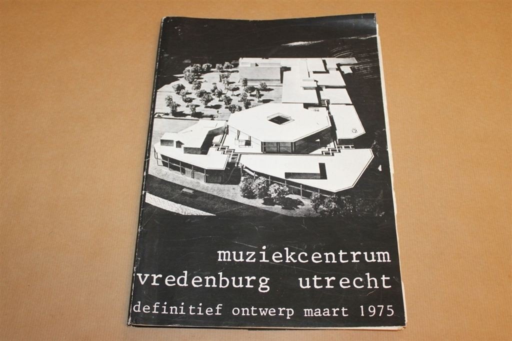 Muziekcentrum Vredenburg Utrecht - Definitief ontwerp 1975 !, Ophalen of Verzenden, Zo goed als nieuw, Architecten