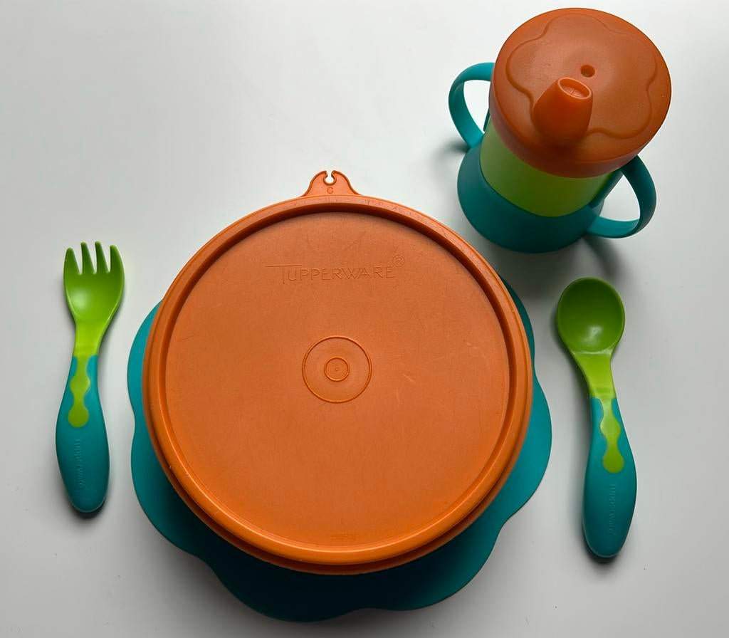 Leuk Tupperware kindersetje bord, bestek en drinkbeker, Huis en Inrichting, Ophalen of Verzenden, Gebruikt, Overige typen