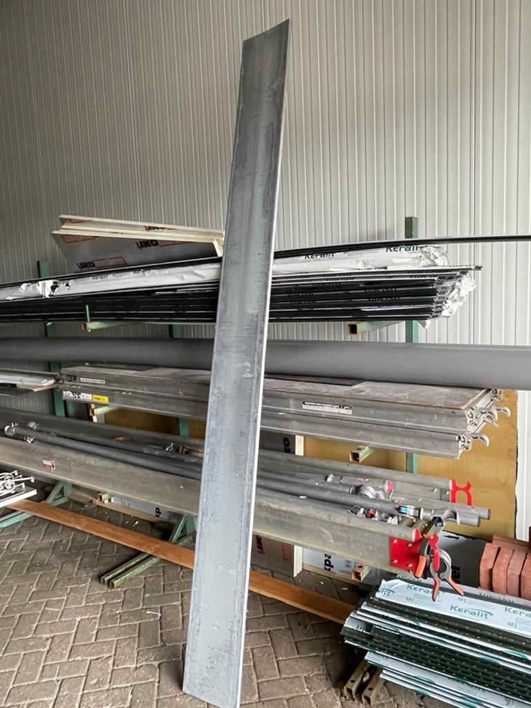 Zinke daklijst 3 meter x 28 cm, Ophalen, Nieuw, Zwart, 15 m² of meer