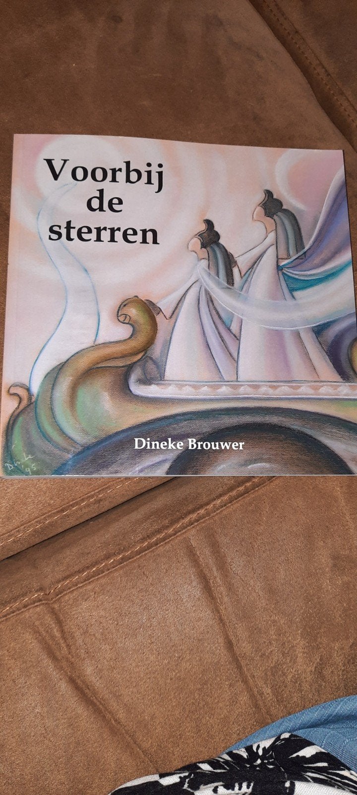 Voorbij de sterren - Dineke Brouwer (als nieuw), Ophalen of Verzenden, Zo goed als nieuw, Dineke Brouwer, Spiritualiteit algemeen
