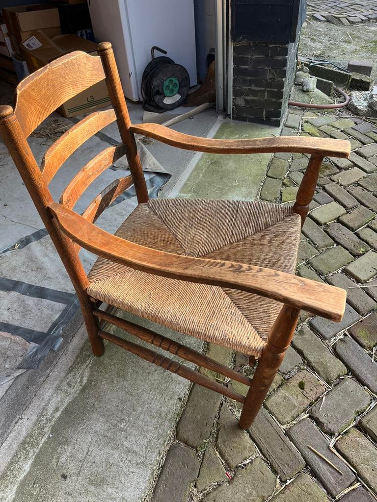 Antieke stoel met biezen zitting, Antiek en Kunst, Antiek | Meubels | Stoelen en Banken, Ophalen