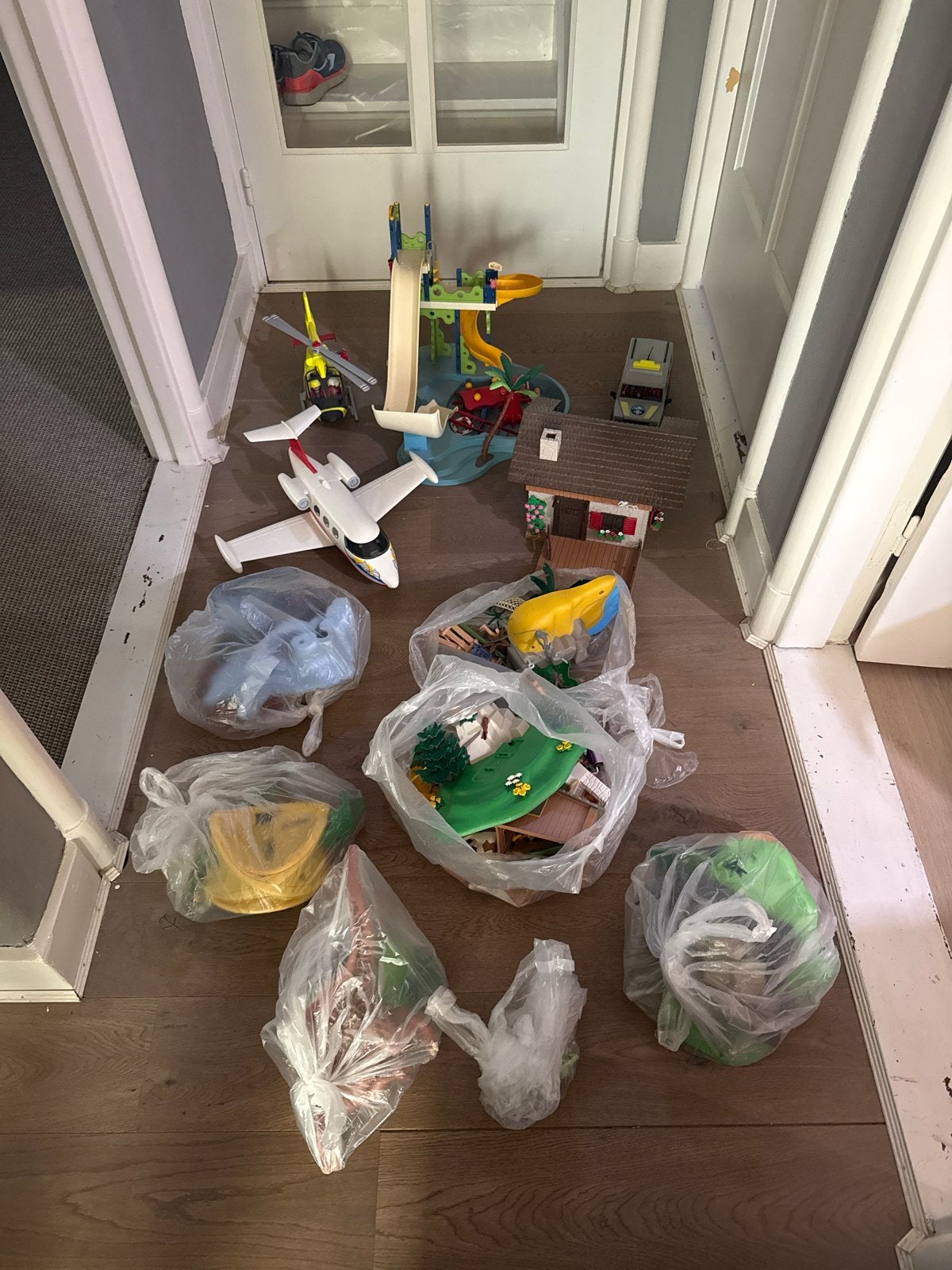 Grote Playmobil set met huis, vliegtuig, helikopter en meer, Ophalen, Gebruikt, Complete set, Overige typen