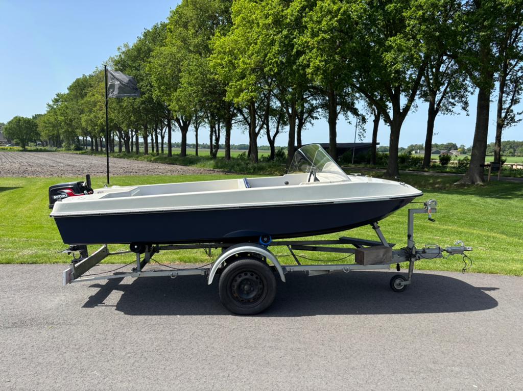 Riomar Tridente Sport + Suzuki 6PK + Trailer | Vaarklaar!, Watersport en Boten, Ophalen, Zo goed als nieuw, Trailer, Buitenboordmotor