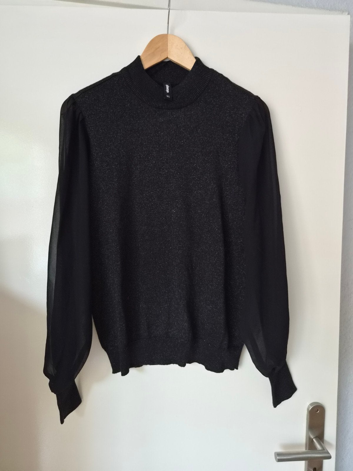 Zwarte trui met glitter en transparante mouwen - Feestdagen, Zwart, Maat 46/48 (XL) of groter, Ophalen of Verzenden, Zo goed als nieuw