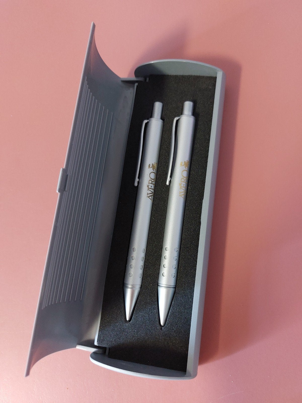 Avero pennen/potloden set., Ophalen of Verzenden, Zo goed als nieuw, Balpen, Overige merken