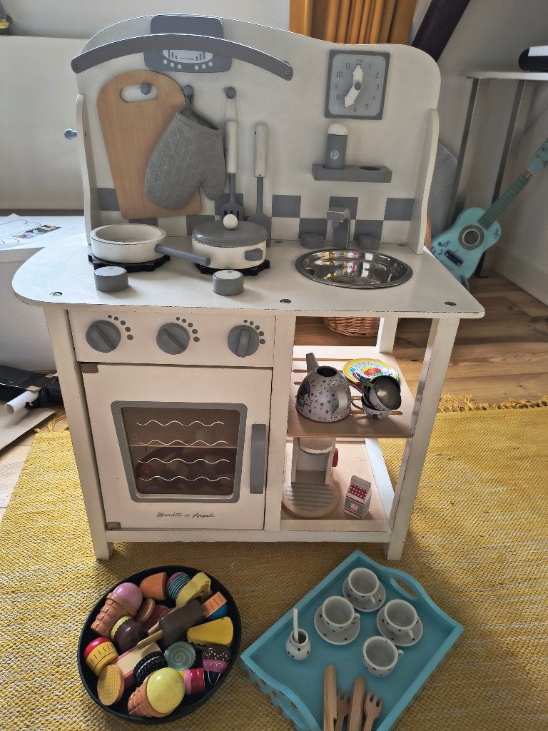 Kinder speelgoed keuken bandits and angels, heel compleet!, Ophalen, Gebruikt