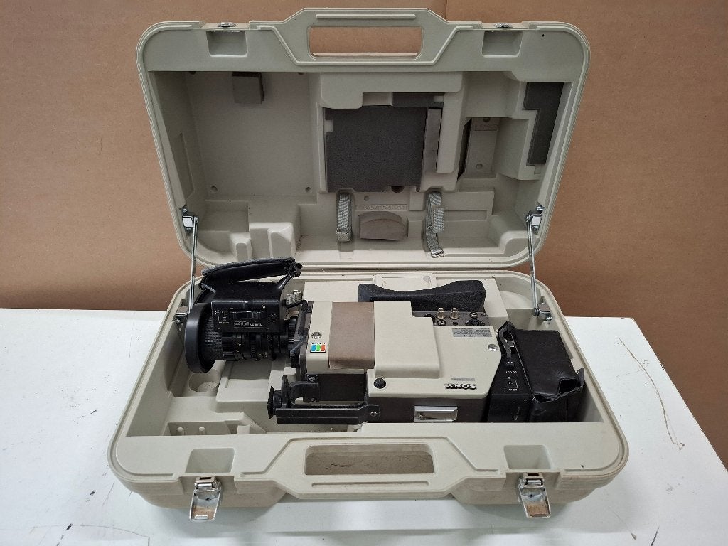 Sony DXC-1820P Camera + VCL-1010SY Lens & Koffer (Ongetest), Audio, Tv en Foto, Onbekend, Overige soorten, Ophalen of Verzenden