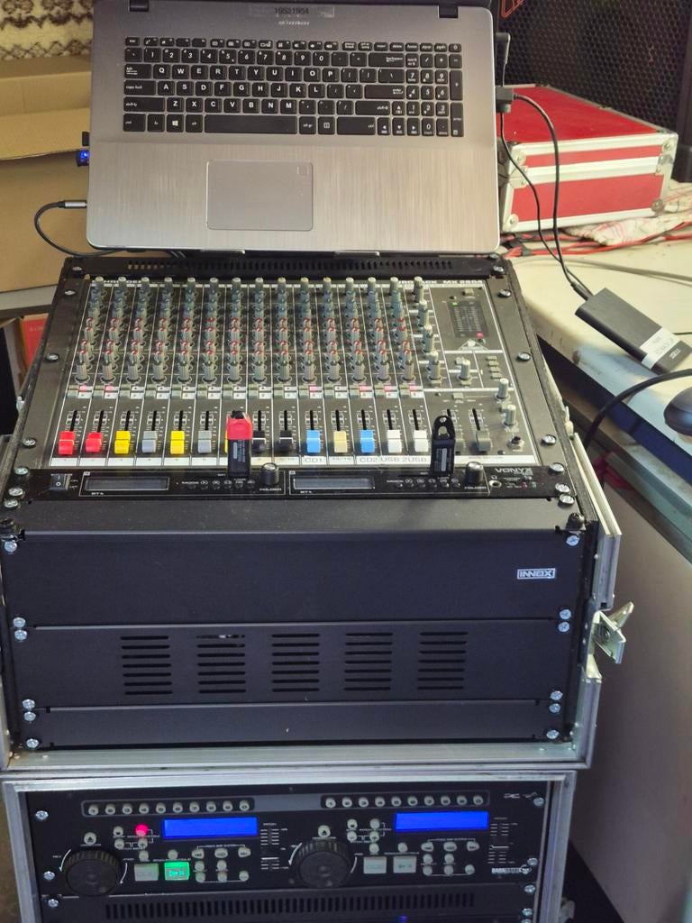 Complete DJ-set: Asus laptop, mengpaneel, dubbele spelers, v, Muziek en Instrumenten, Ophalen of Verzenden, Zo goed als nieuw