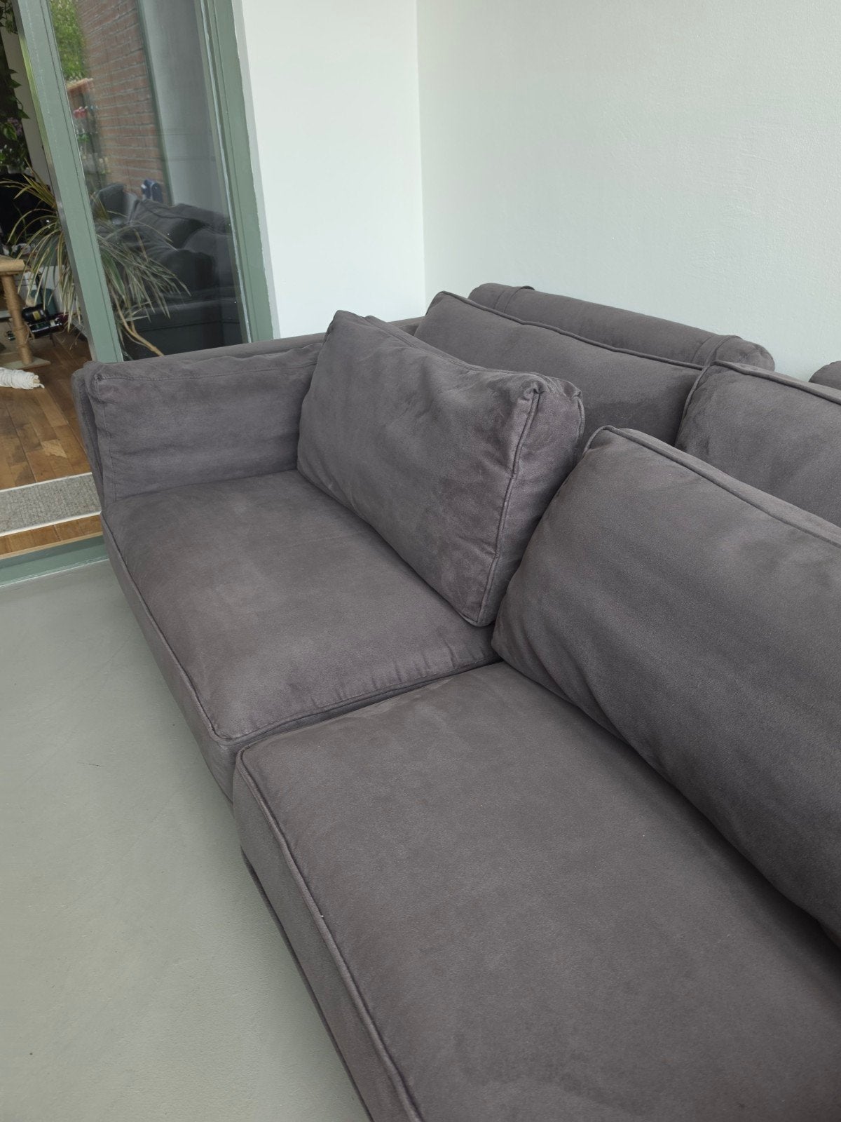 Urban Sofa donkergrijze bank | 250 cm | suède, 100 tot 125 cm, Driepersoons, Ophalen of Verzenden, Zo goed als nieuw