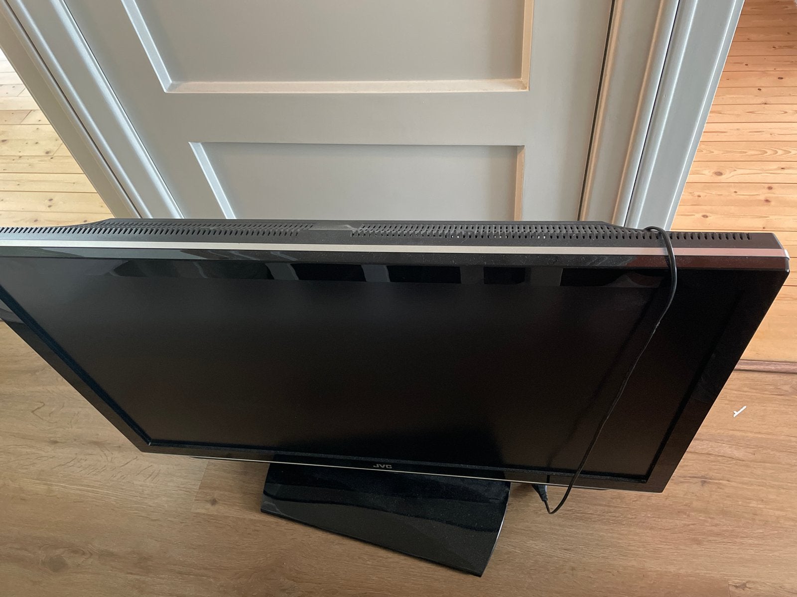 JVC LCD TV - 106 cm beelddiagonaal
