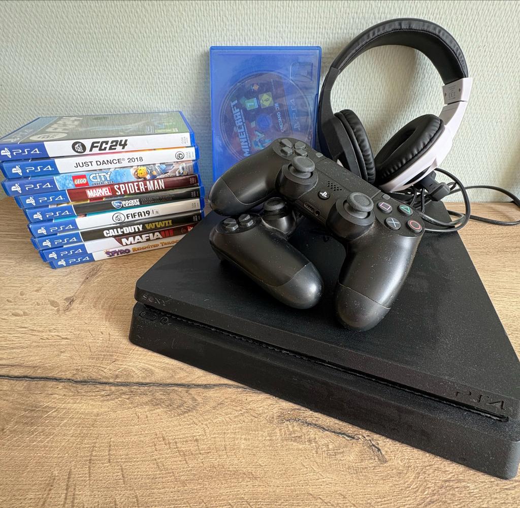 PlayStation 4 met 2 controllers, headset en 9 games, Spelcomputers en Games, Ophalen, Gebruikt, Vanaf 18 jaar, Overige genres