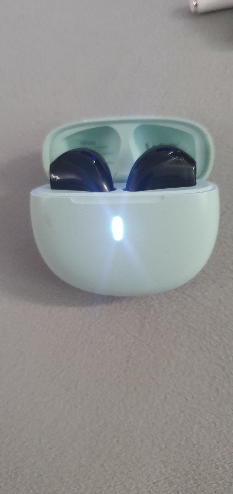 Zo goed als nieuwe draadloze oordopjes met oplaadcase, In-ear, Zo goed als nieuw, Draadloos, Zwart