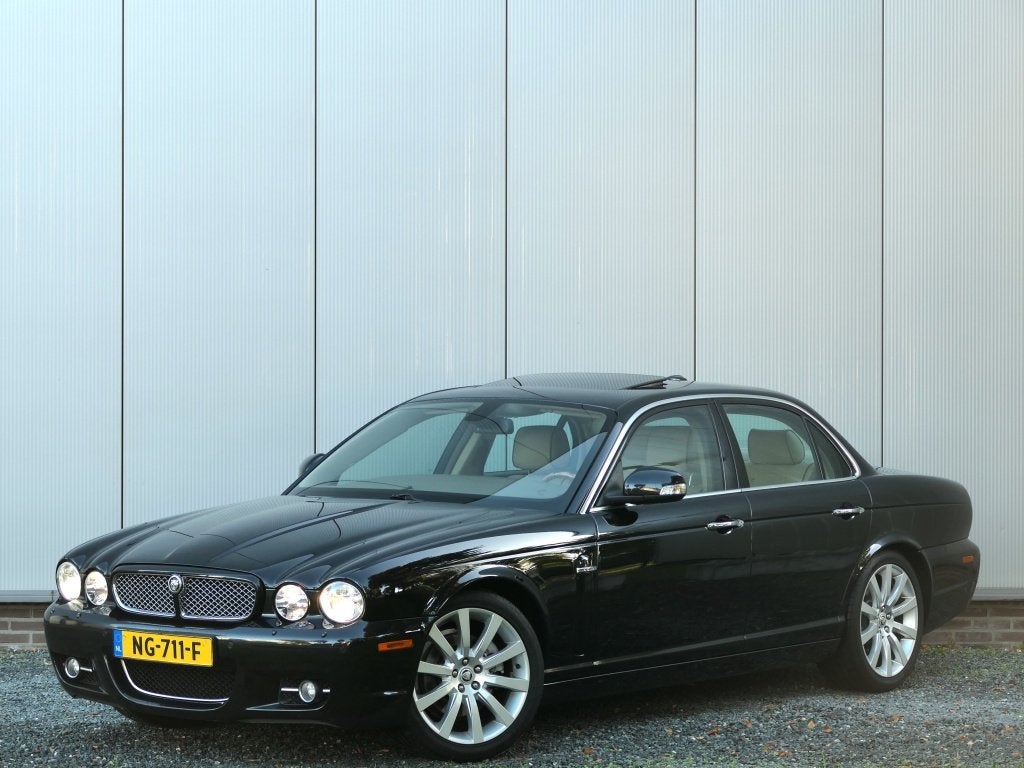 Jaguar XJ 2.7D V6 Sovereign Xenon / Schuifdak / Navigatie, Automaat, Achterwielaandrijving, Gebruikt, 197 €/maand