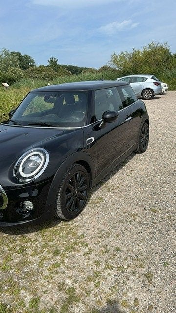Mini 3-deurs (f56) 1.5 136pk Aut 2019 Zwart, Auto's, Mini, 136 pk, Zwart, 4 stoelen, Leder en Stof
