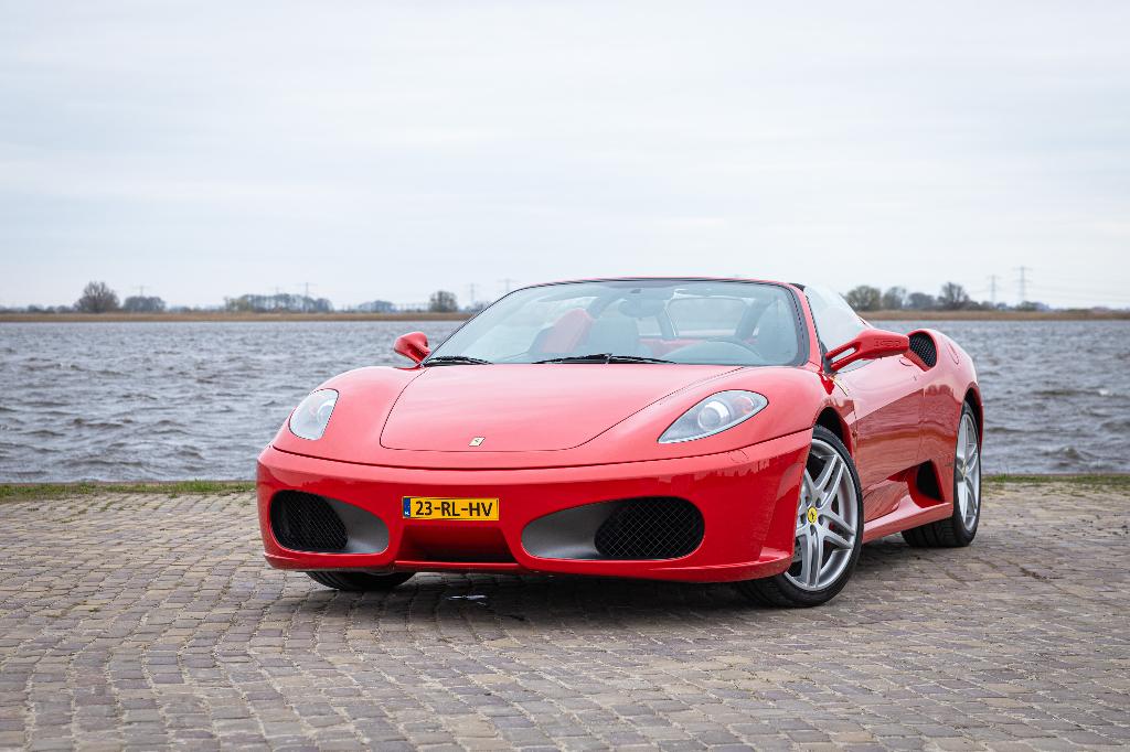 Spider F1 | Rosso Corsa | Perfecte staat | Met NL-historie |, Auto's, Ferrari, Automaat, 486 pk, Achterwielaandrijving, Cabriolet