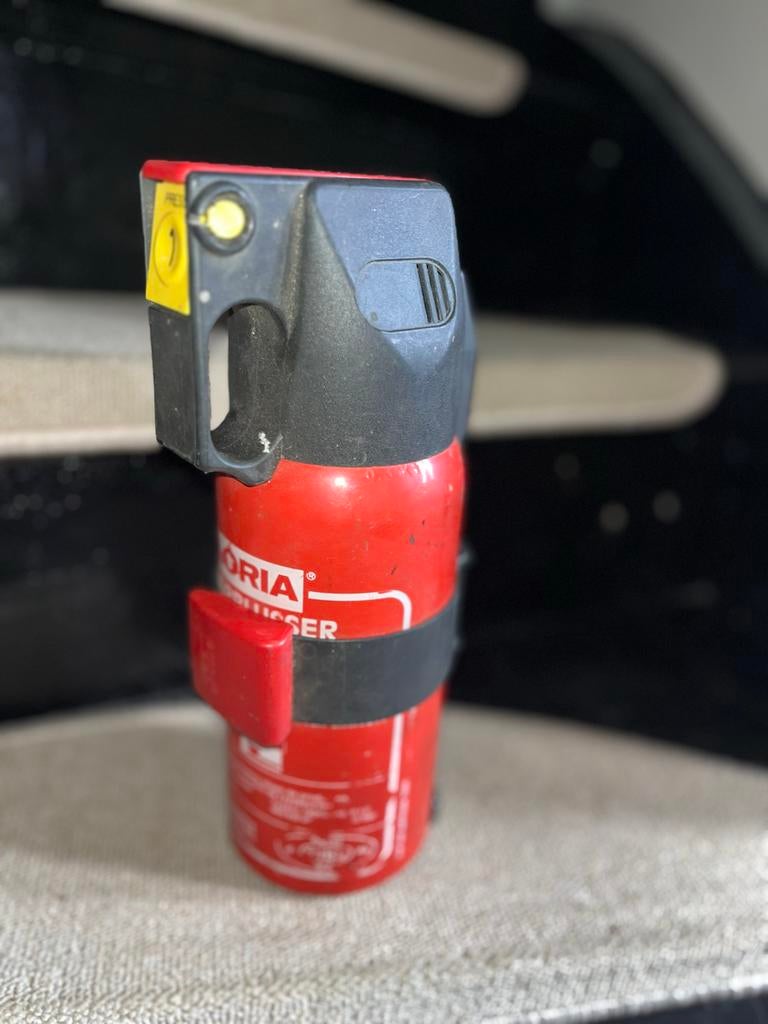 Ongebruikte brandblusser voor auto - past op diverse auto’s, Brandblusser, -, -, Ophalen of Verzenden