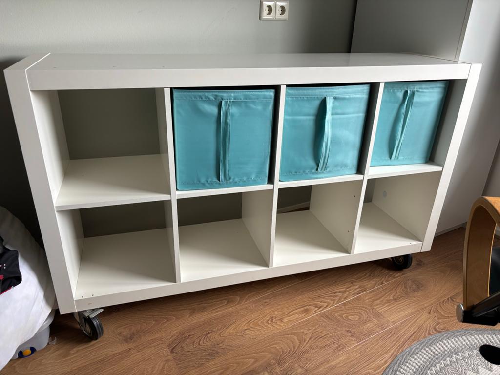 Wit Kallax verrijdbaar Ikea kastje met 8 vakken en wieltjes, Ophalen, Gebruikt