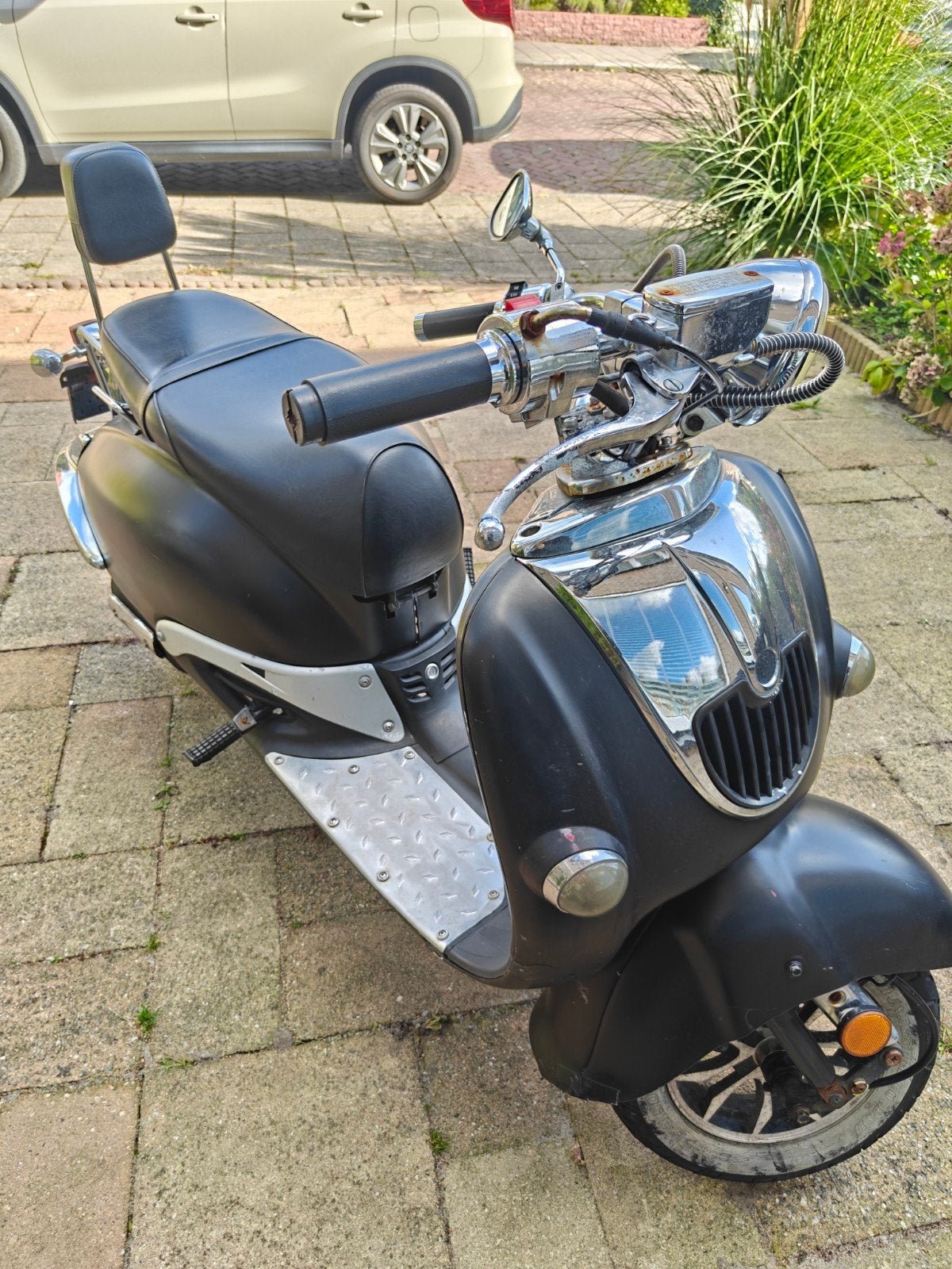 VANDAAG KOPEN: 75€ scooter + helm, Ophalen