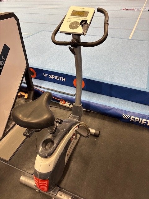 Hometrainer met defect scherm, werkt verder goed, Ophalen, Gebruikt, Metaal, Benen