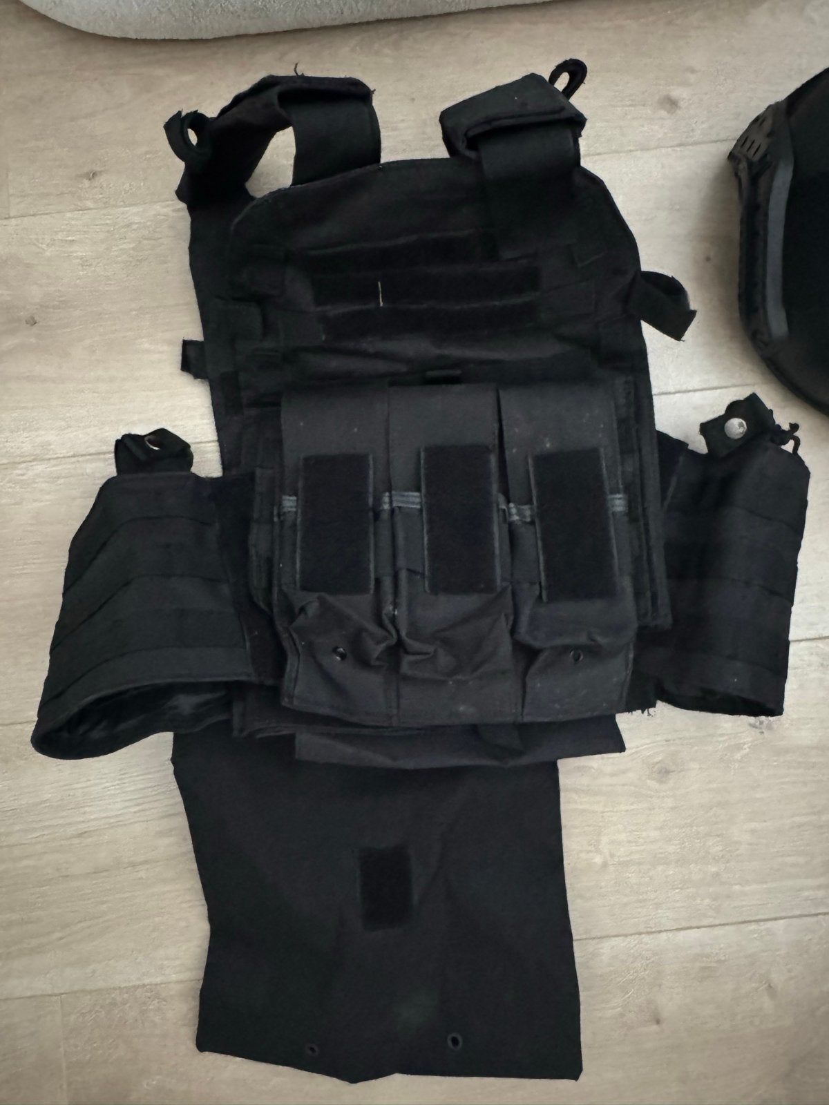 Airsoft Vest met Magazijntasjes en Accessoires, Ophalen, Gebruikt