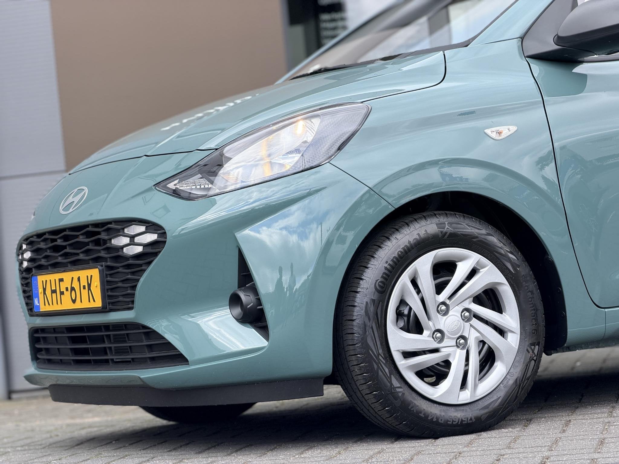 Hyundai i10 1.0 Comfort / Navigatie / Cruise Control / Apple, Stof, Euro 6, 899 kg, 4 stoelen