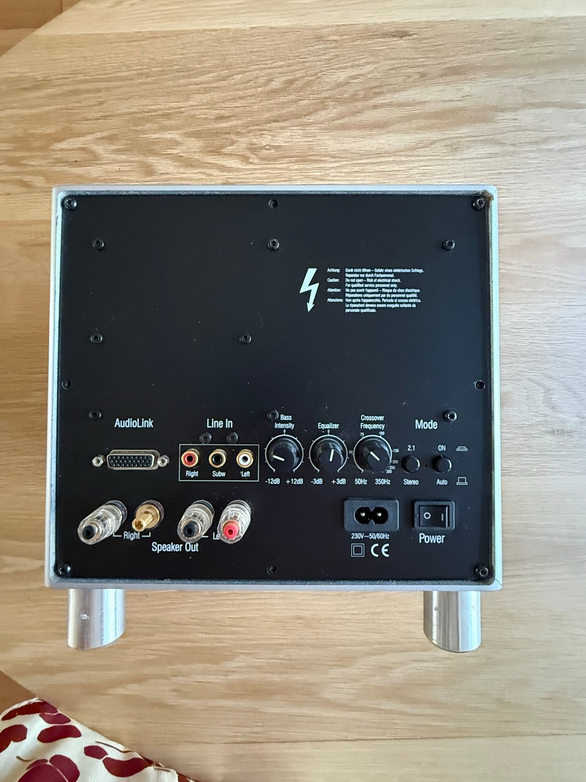 Loewe Subwoofer Compact met 2 speakers op poot, Audio, Tv en Foto, Luidsprekers, Overige merken, Gebruikt, Inclusief standaarden