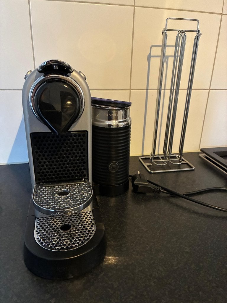 Nespresso Krups Citiz & Milk, Witgoed en Apparatuur, Ophalen, Gebruikt, Combi, Koffiepads en cups