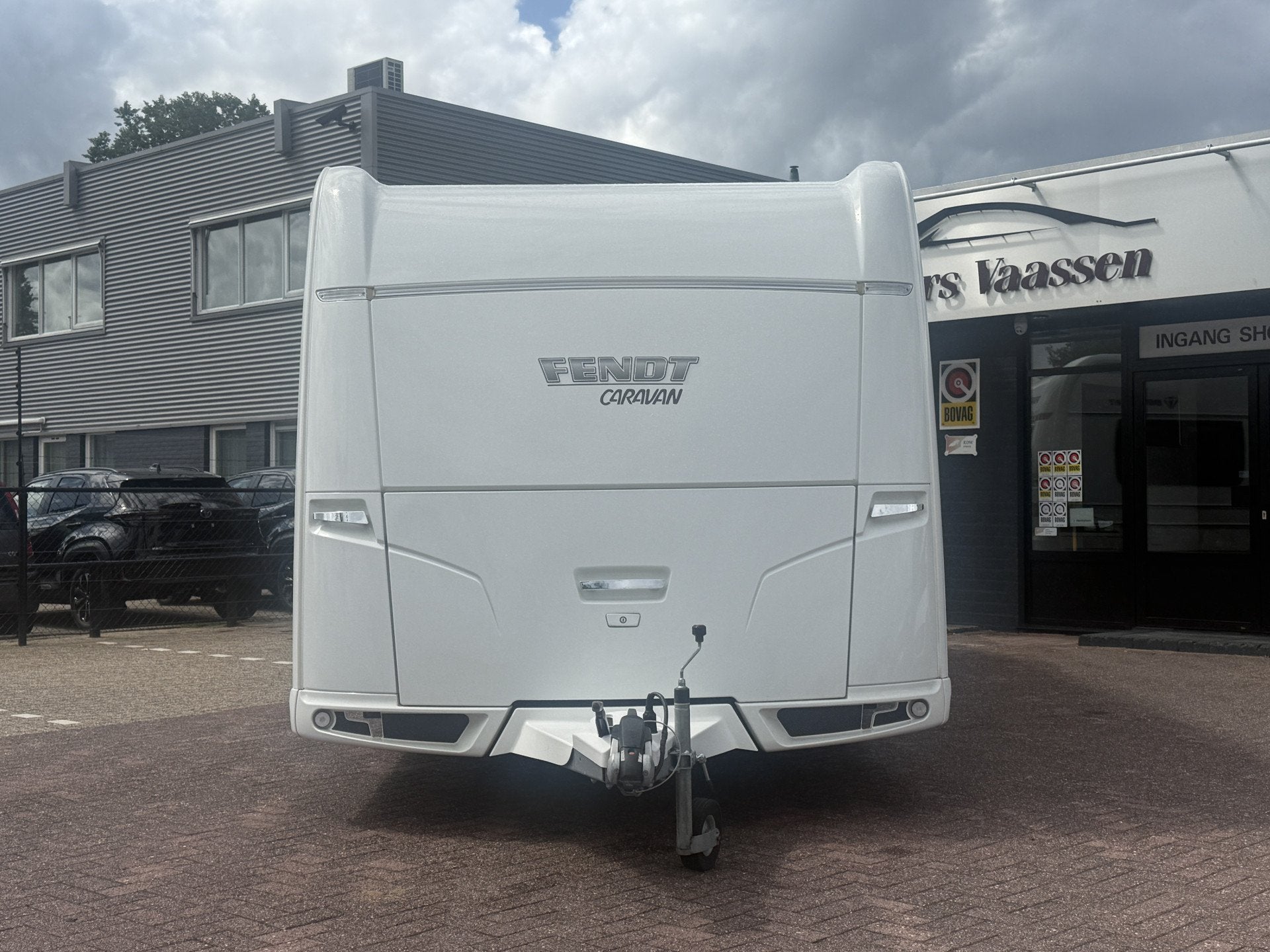 Fendt BRILLANT 650 in nieuwstaat Queensbed zakluifel Thule m, Caravans en Kamperen, Rondzit, Bedrijf, Fendt, Kluisje