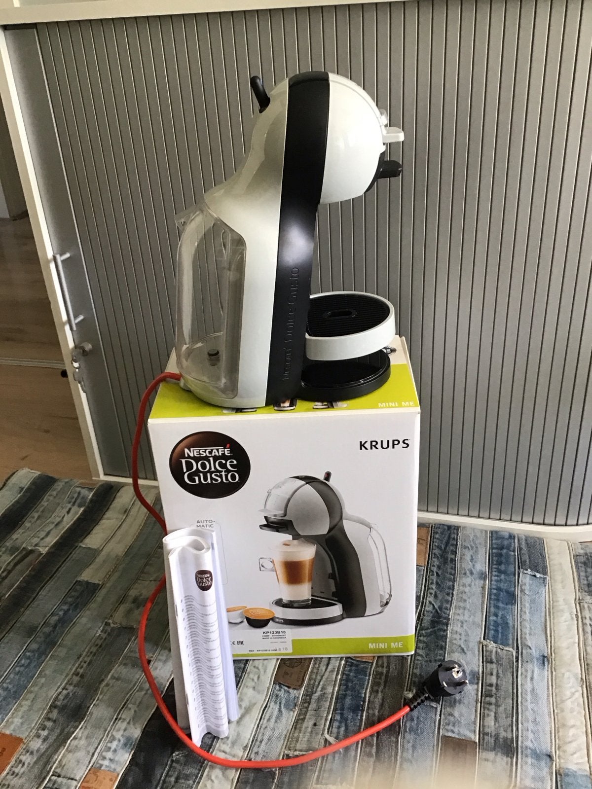 Nescafé Dolce Gusto Mini Me KP1208 koffiezetapparaat, Koffiemachine, Ophalen of Verzenden, Zo goed als nieuw, 1 kopje