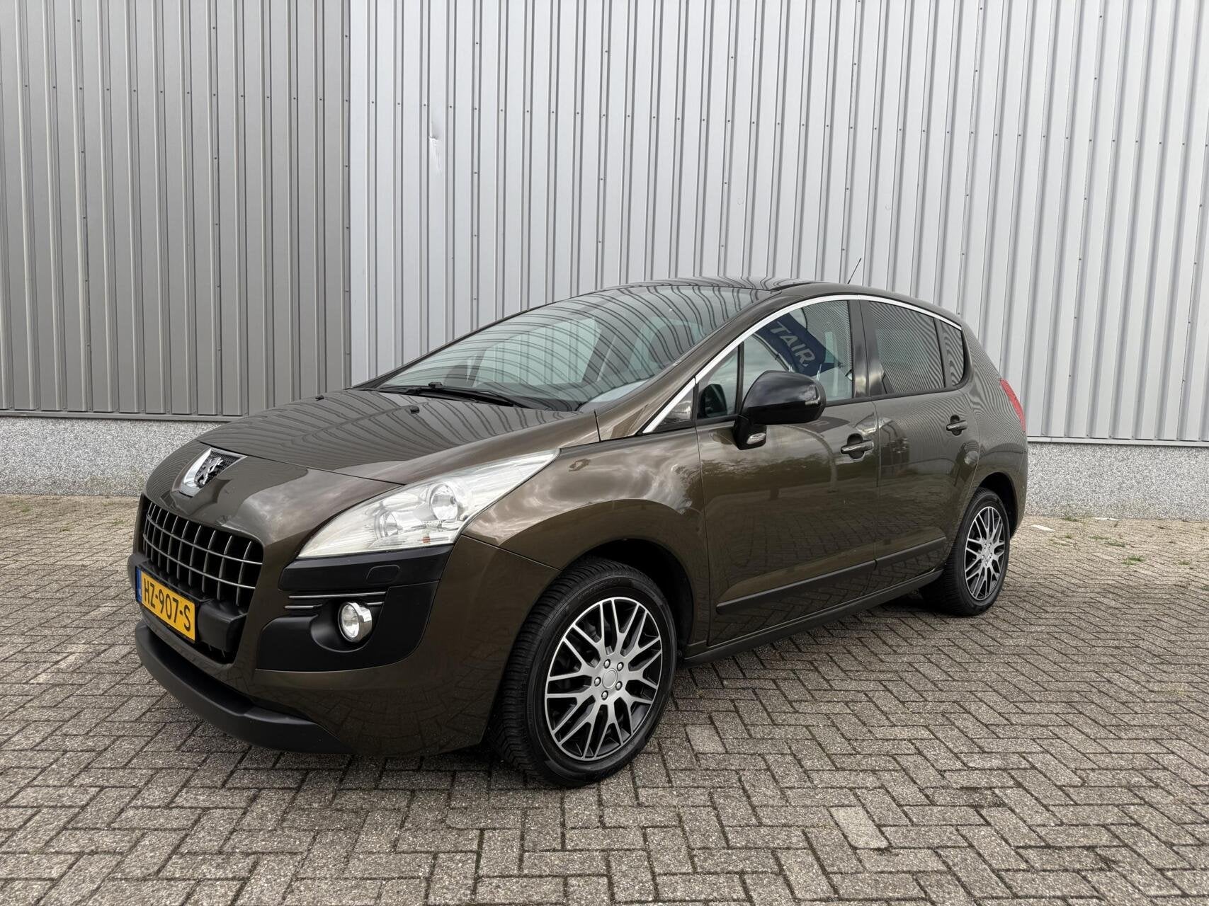 ✅ Peugeot 3008 1.6 VTi ST Trekhaak/pano/nieuwe APK, Voorwielaandrijving, Gebruikt, 4 cilinders, Bruin