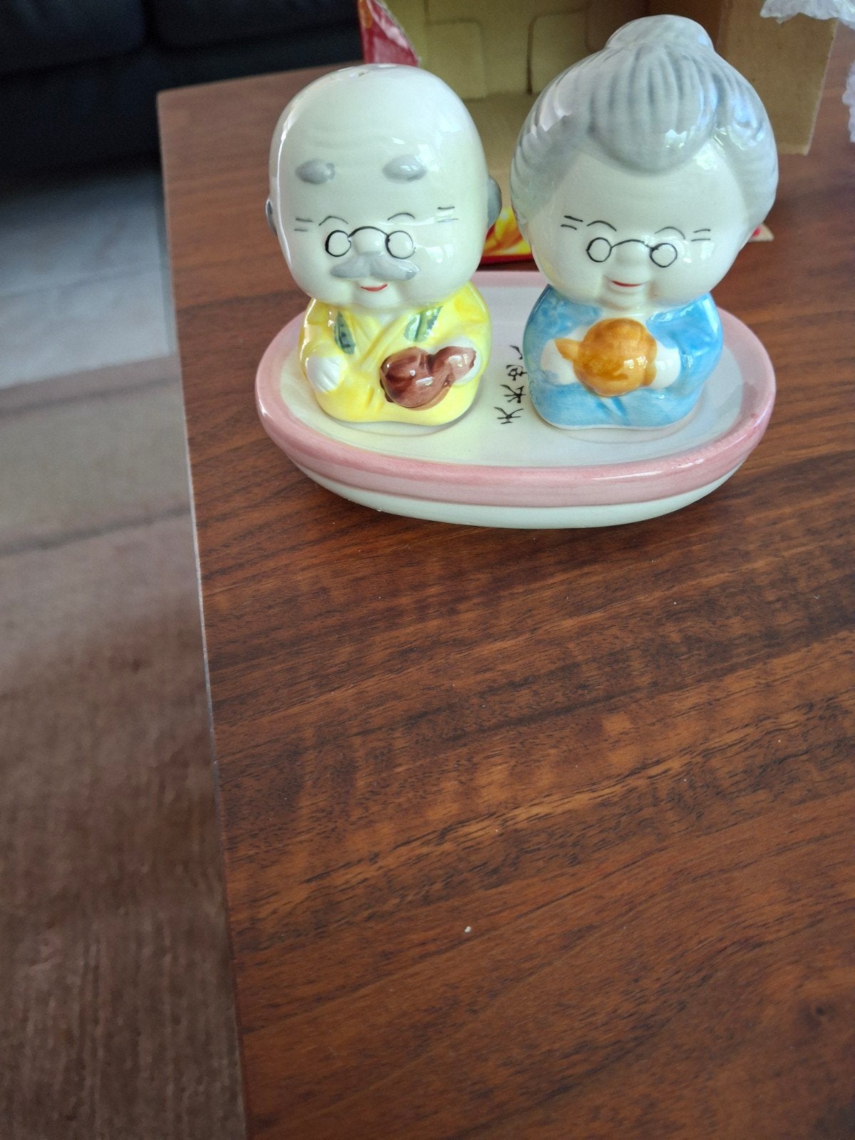 Peper en zoutstel uit China nieuw 2,50, Ophalen