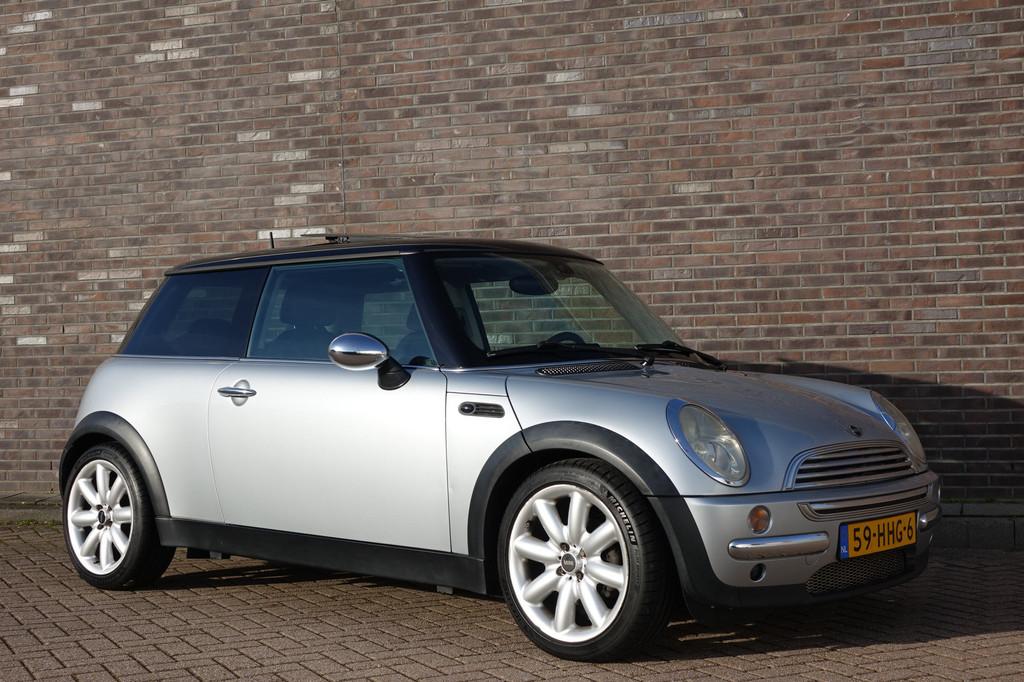 MINI Mini 1.6 Cooper Chili, prachtige auto! Panoramadak, led, Voorwielaandrijving, 15 km/l, Gebruikt, 4 cilinders