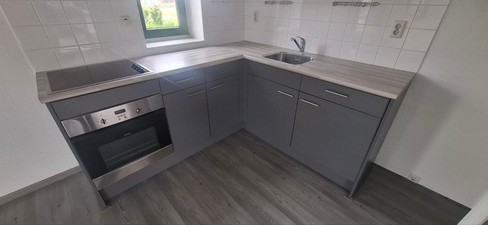 Grijze hoekkeuken, Huis en Inrichting, Keuken | Complete keukens, Ophalen, Gebruikt, Hoekkeuken, Kunststof