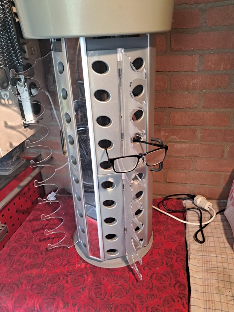 Standaard  met 300 zonnebrillen, Ophalen of Verzenden