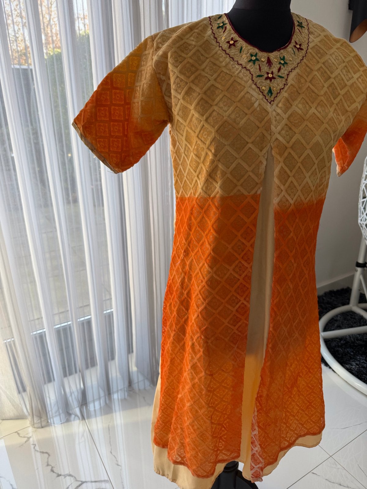 Prachtige Indiase salwaar kameez Set - Oranje/Beige maat 38, Kleding | Dames, Maat 38/40 (M), Overige typen, Nieuw, Oranje