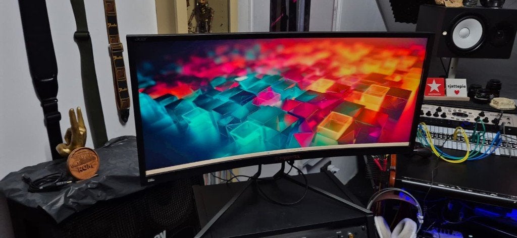 2x Acer Predator Z35P 35" Curved Gaming Monitor–120Hz–G-Sync, In hoogte verstelbaar, 101 t/m 150 Hz, VA, HDMI