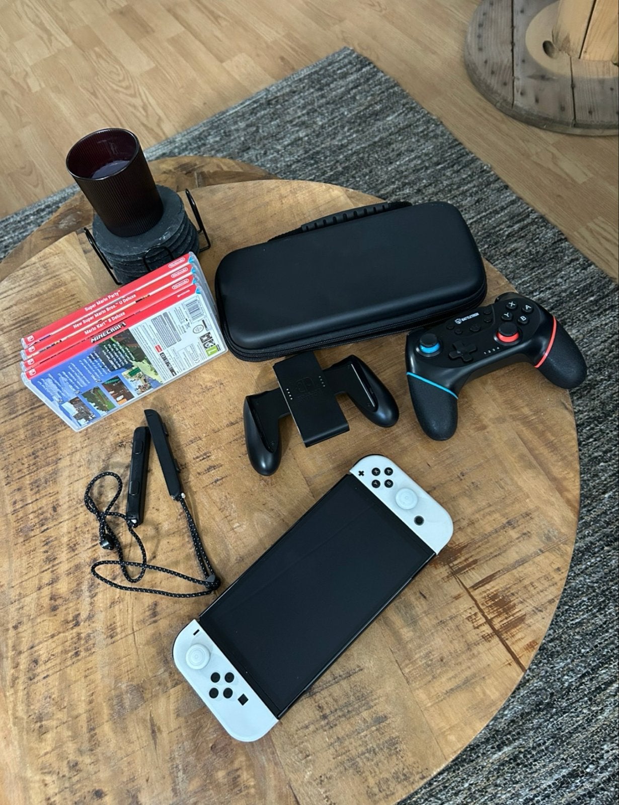 Nintendo Switch OLED, Spelcomputers en Games, Spelcomputers | Nintendo Switch, Zo goed als nieuw, Switch OLED, Met 3 controllers of meer