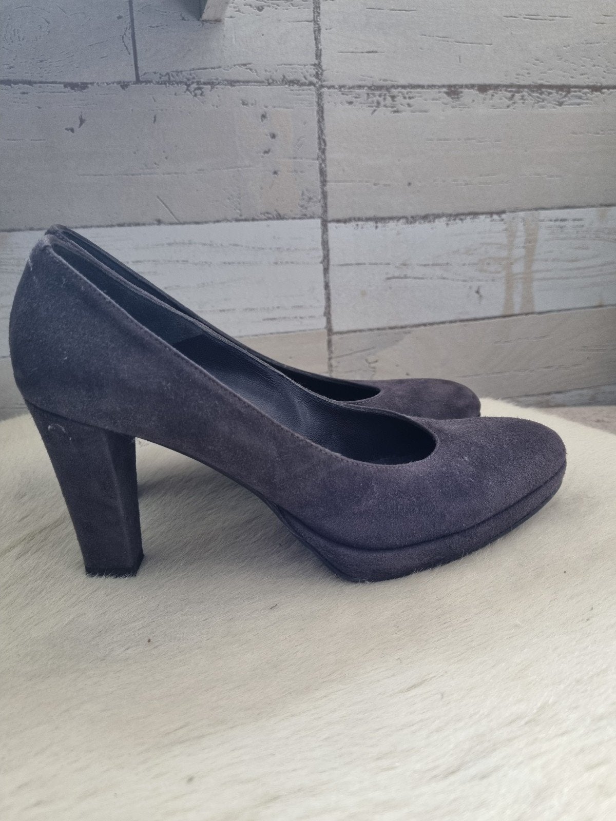 Lilian suède pumps - Maat 38 - Grijs, Kleding | Dames, Schoenen, Pumps, Lilian, Ophalen of Verzenden, Grijs