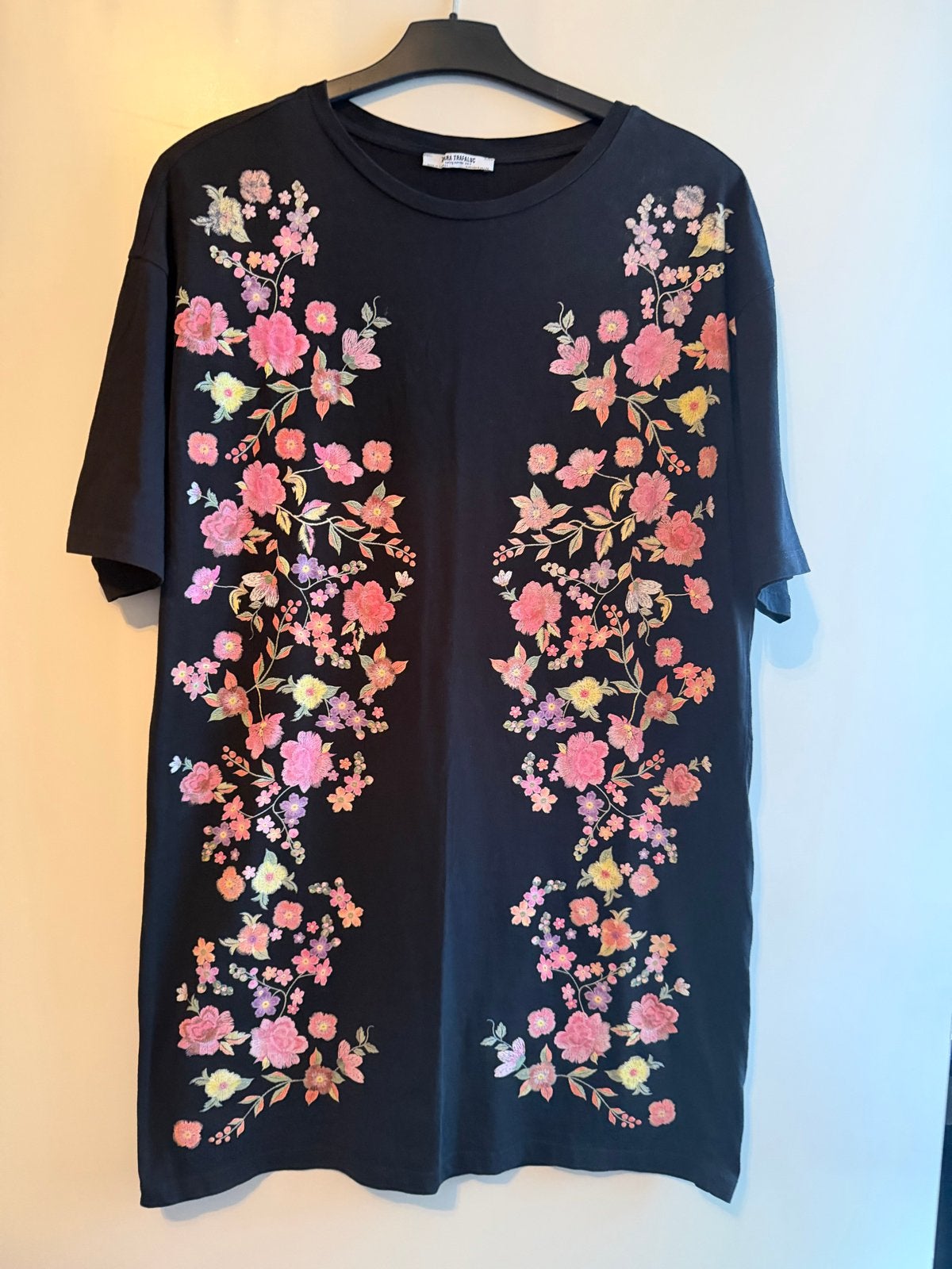 Zara Trafaluc Zwart Bloemen T-shirt Jurk Maat M, Maat 38/40 (M), Zwart, Ophalen of Verzenden, Zo goed als nieuw