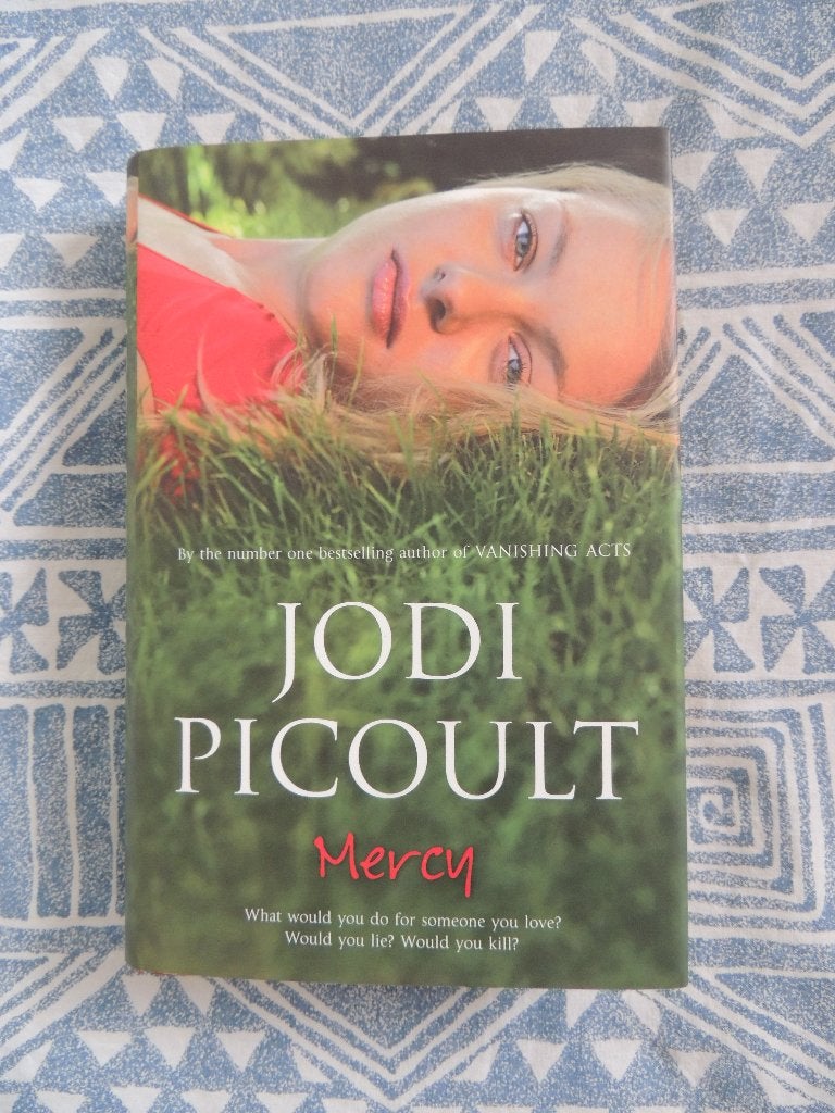 Mercy by Jodi Picoult, Boeken, Thrillers, Zo goed als nieuw, Amerika, Ophalen of Verzenden