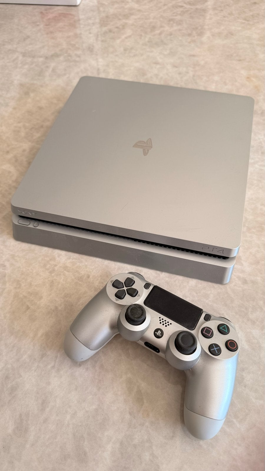 Sony PlayStation 4 Slim Zilver met 2 Controllers, Ophalen, Met 1 controller, Slim, 500 GB