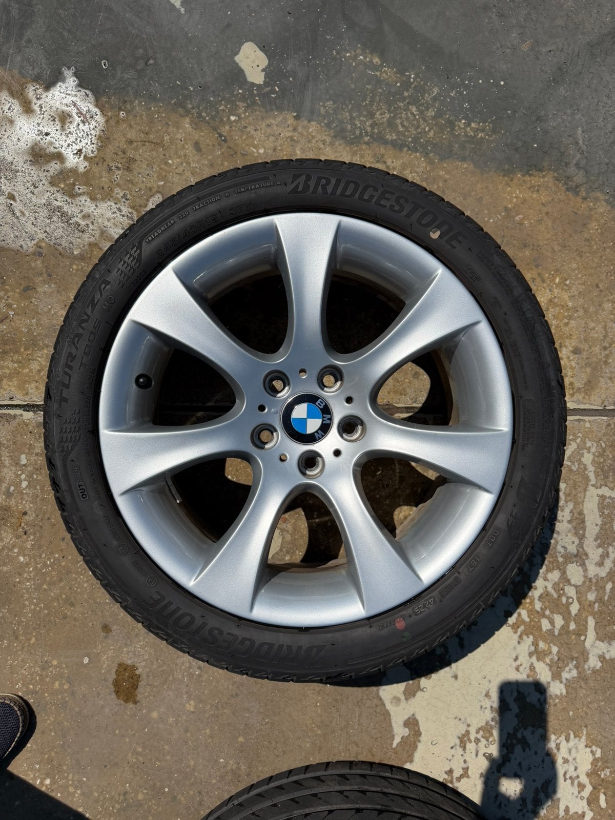 4 BMW  Styling 124 velg (top staat)met Bridgestone Turanza, Ophalen, 18 inch, 245 mm, Banden en Velgen