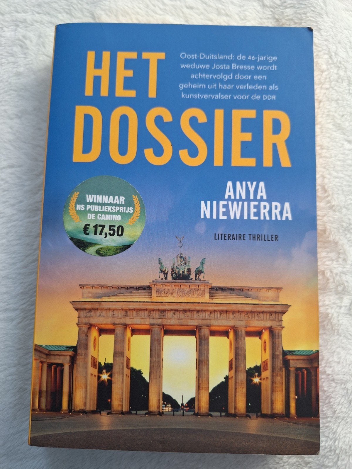 Het Dossier - Anya Niewierra (Speciale editie), Ophalen of Verzenden, Zo goed als nieuw, Anya Niewierra, Europa overig